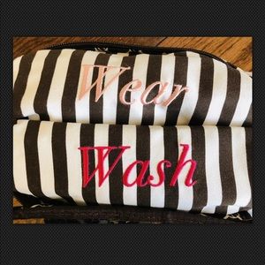 HENRI BENDEL WASH WEAR TRAVEL LAUNDRY BAG SET